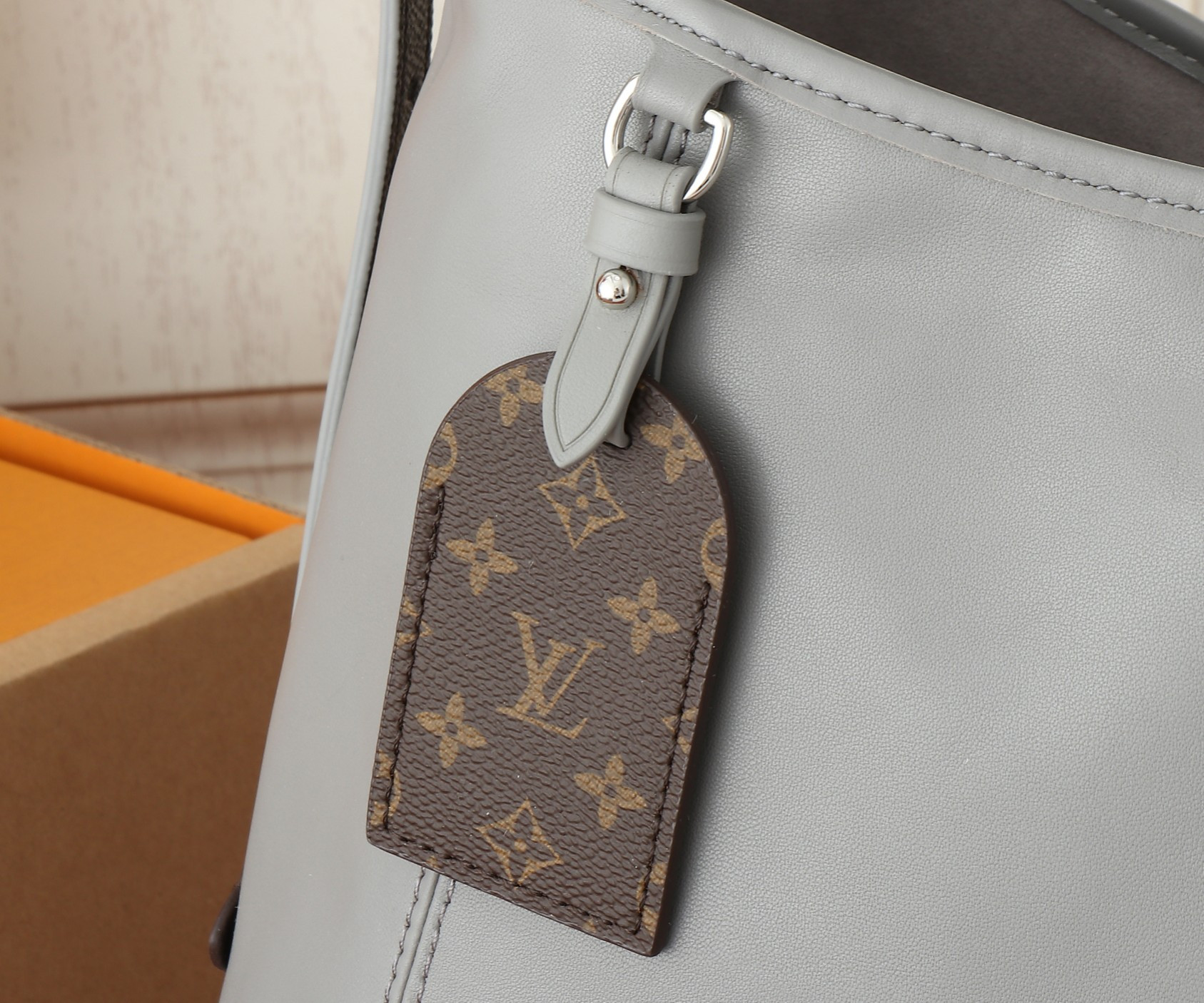 LV CarryAll Dark M12583 39x30x15CM