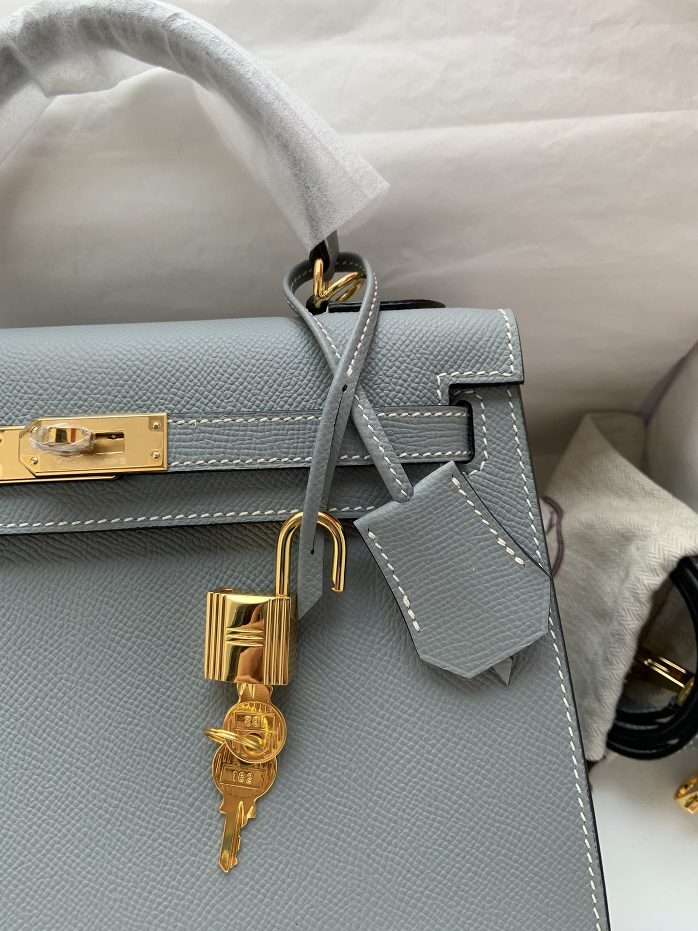 HERMÈS Kelly Gold-tone Hardware 25 28