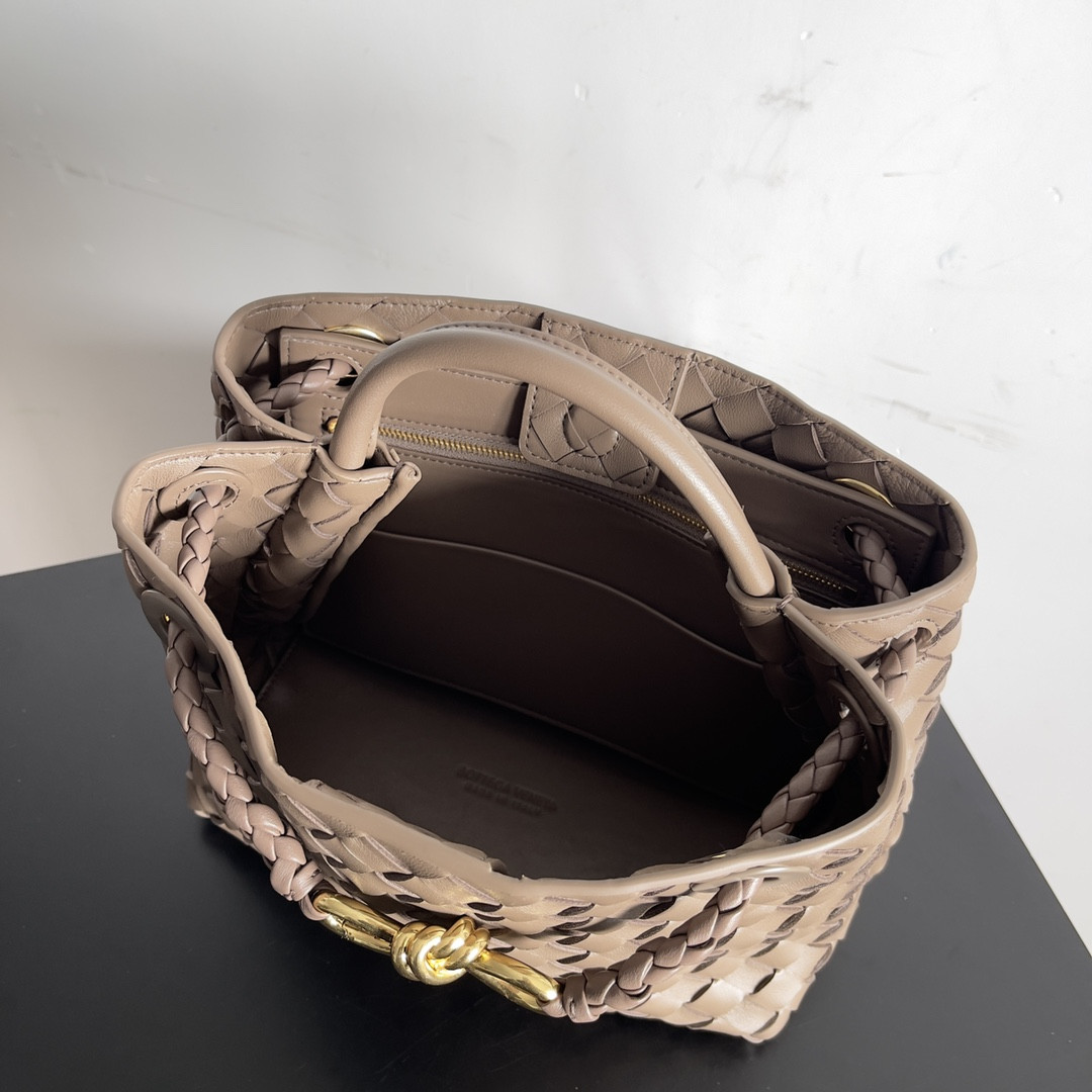 Bo*te*ga Ve*ne*ta Small Andiamo 25x22x10.5cm