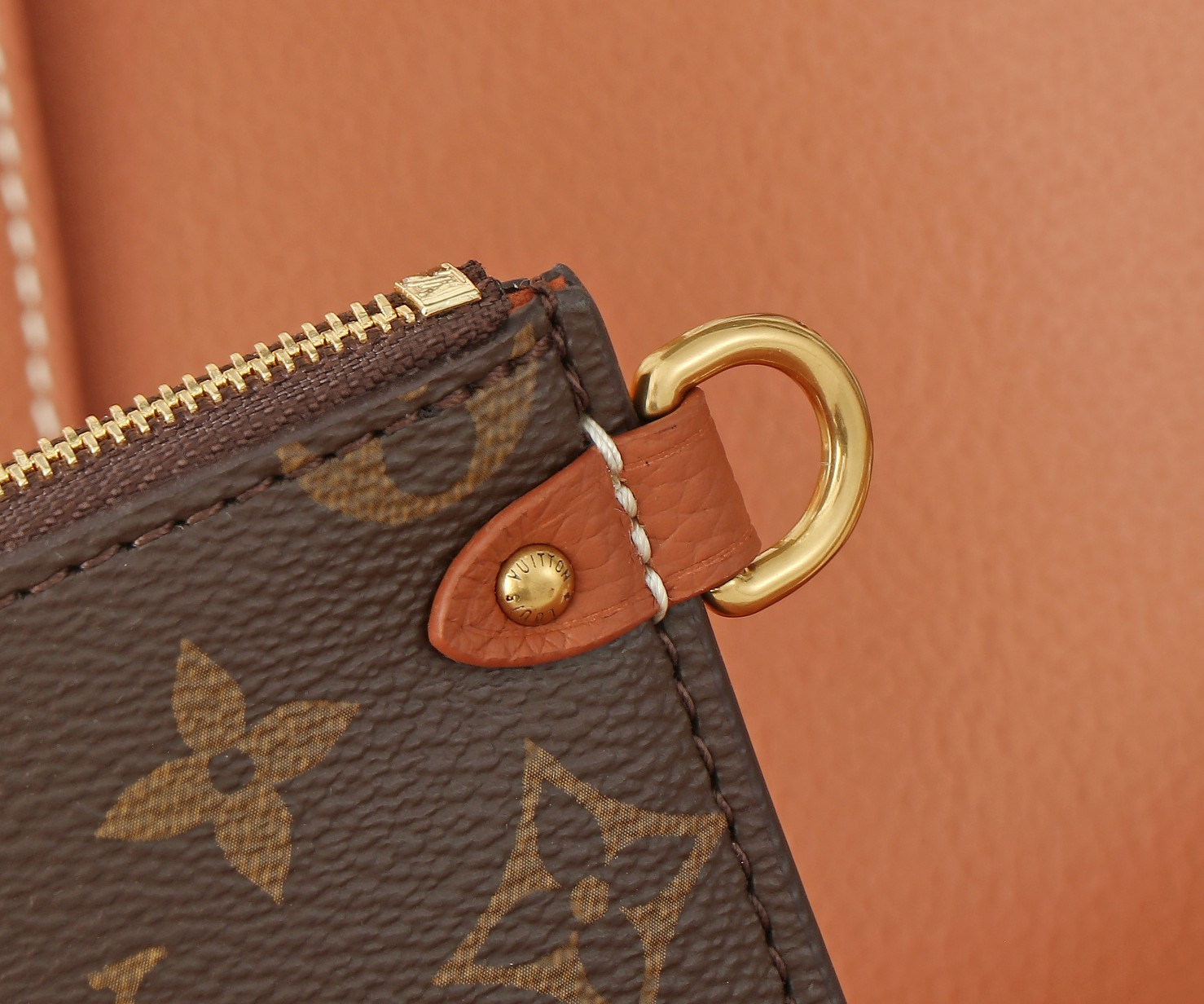 LV Low Key Cabas MM M25342 47x30x14cm