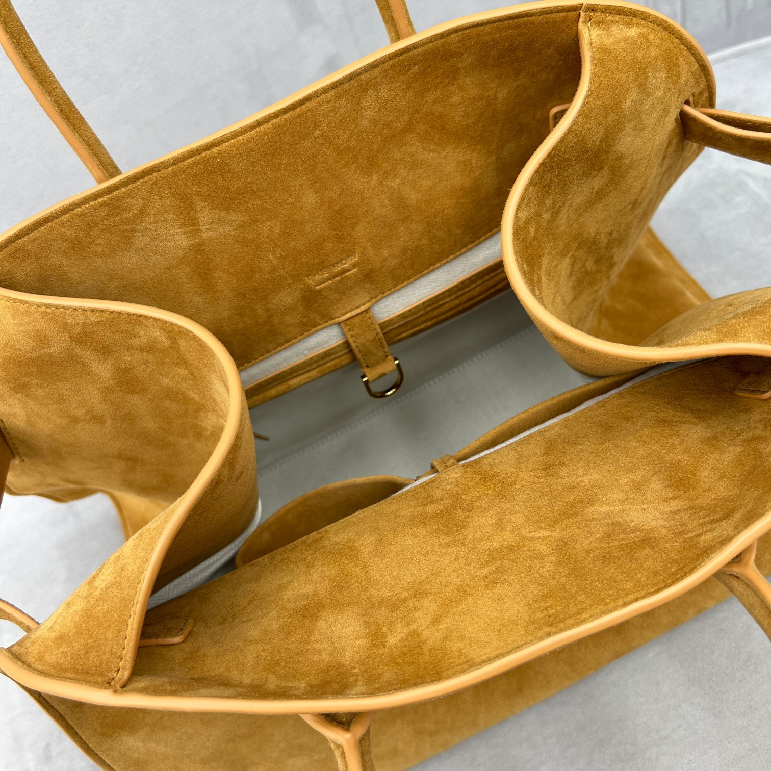 T*e R0w MARGAUX 15 38.5x16x30cm