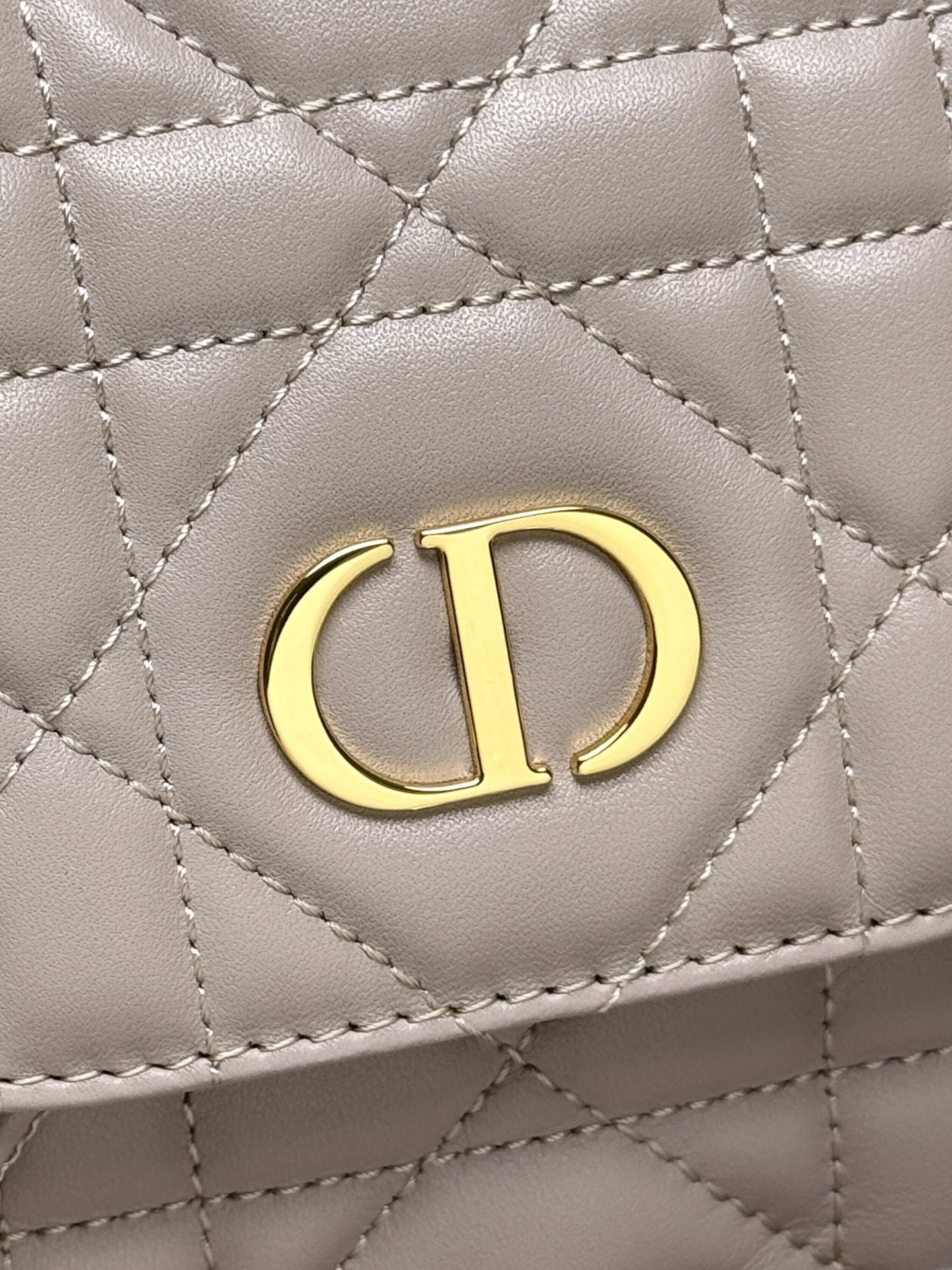 D*0r Caro Backpack Medium 23 x 26.7 x 12.5 cm