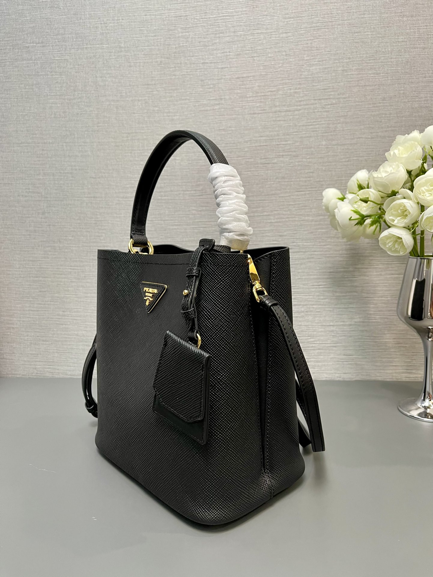 Pra*a Medium Saffiano Leather Pra*a Panier Bag 22.5x 21.5x13cm