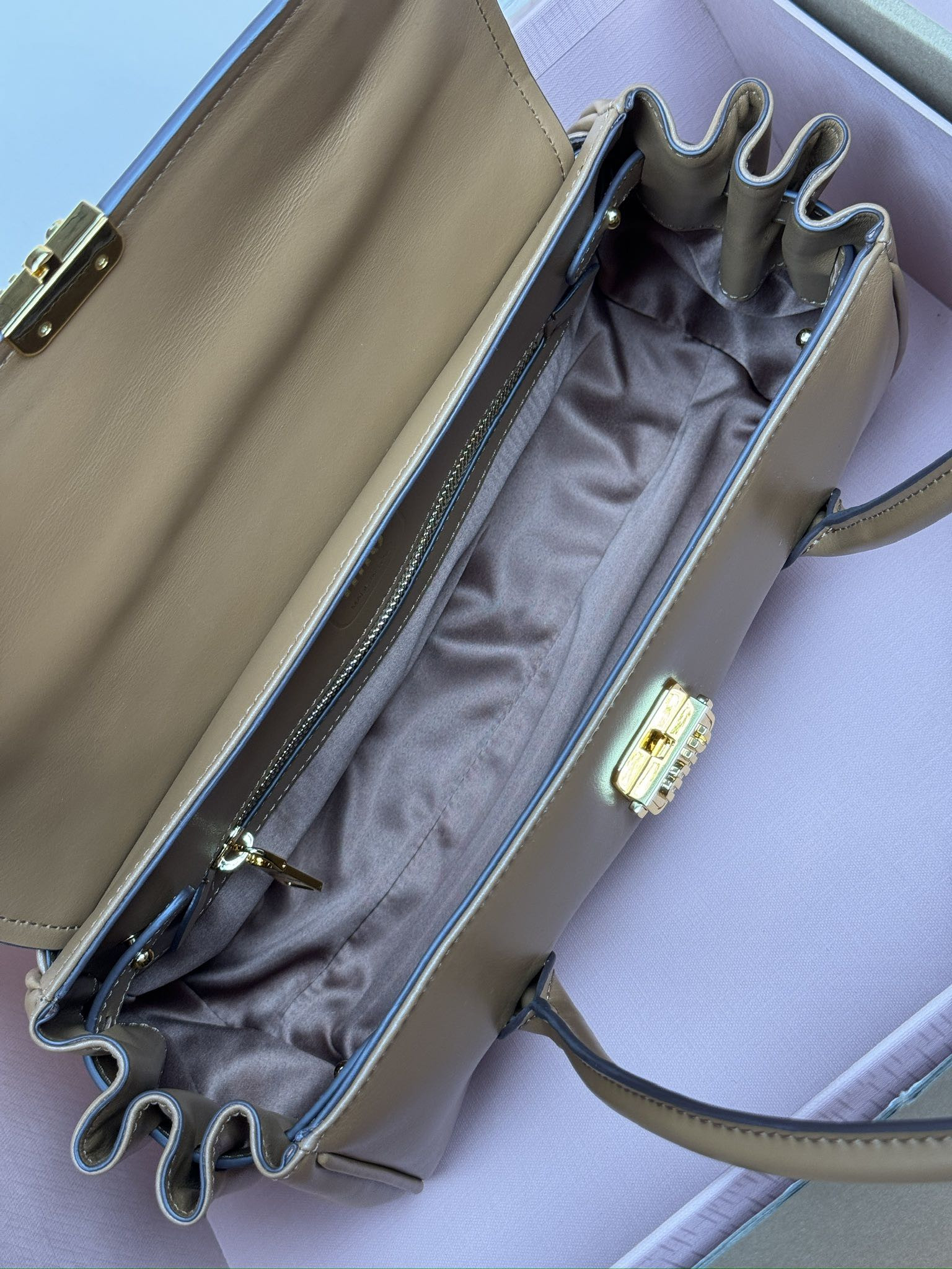 Miu Miu Leather shoulder bag 15x28x11cm