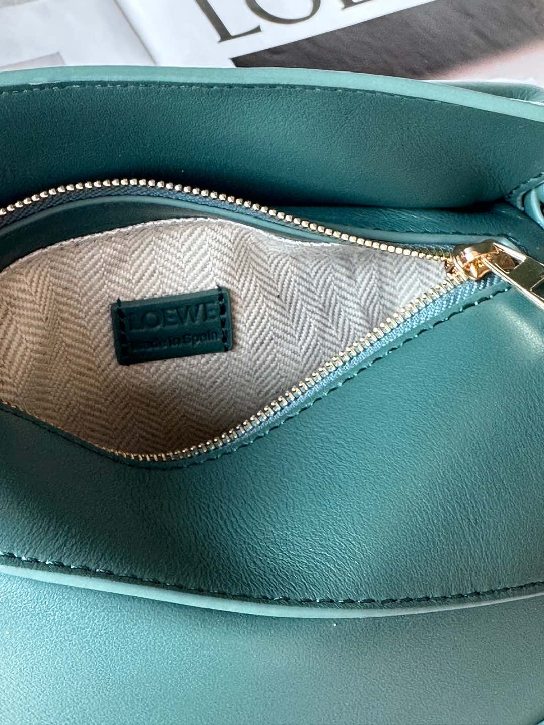 L0ew* Mini Puzzle bag in classic calfskin 18x12.5x8cm