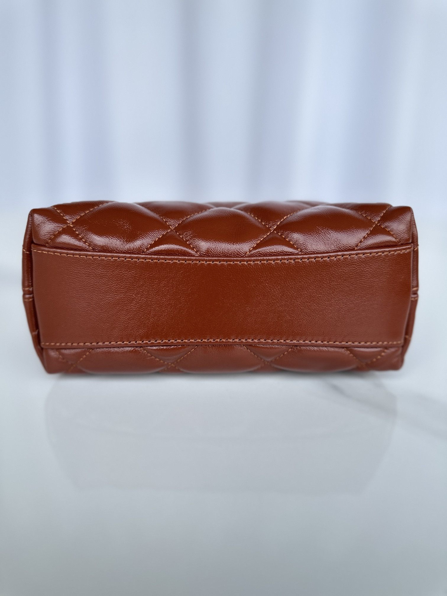 Ch*el Hobo Handbag 22×22×9cm