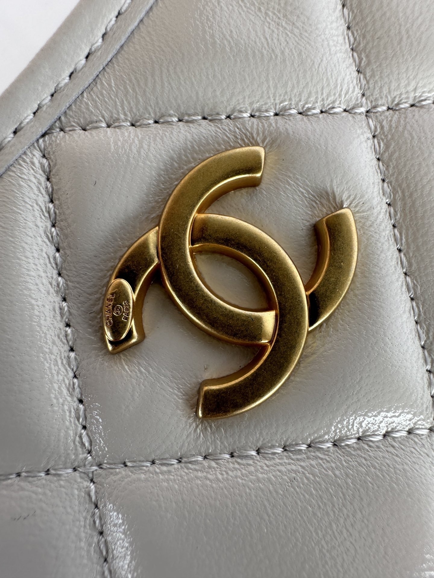 Ch*el Hobo Handbag 22×22×9cm