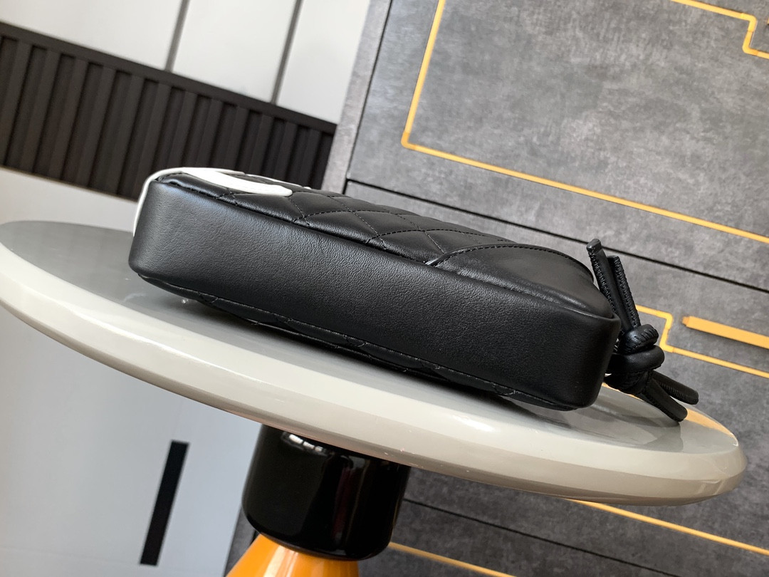 Ch*el Cambon Hobo Bag 20x12x3cm