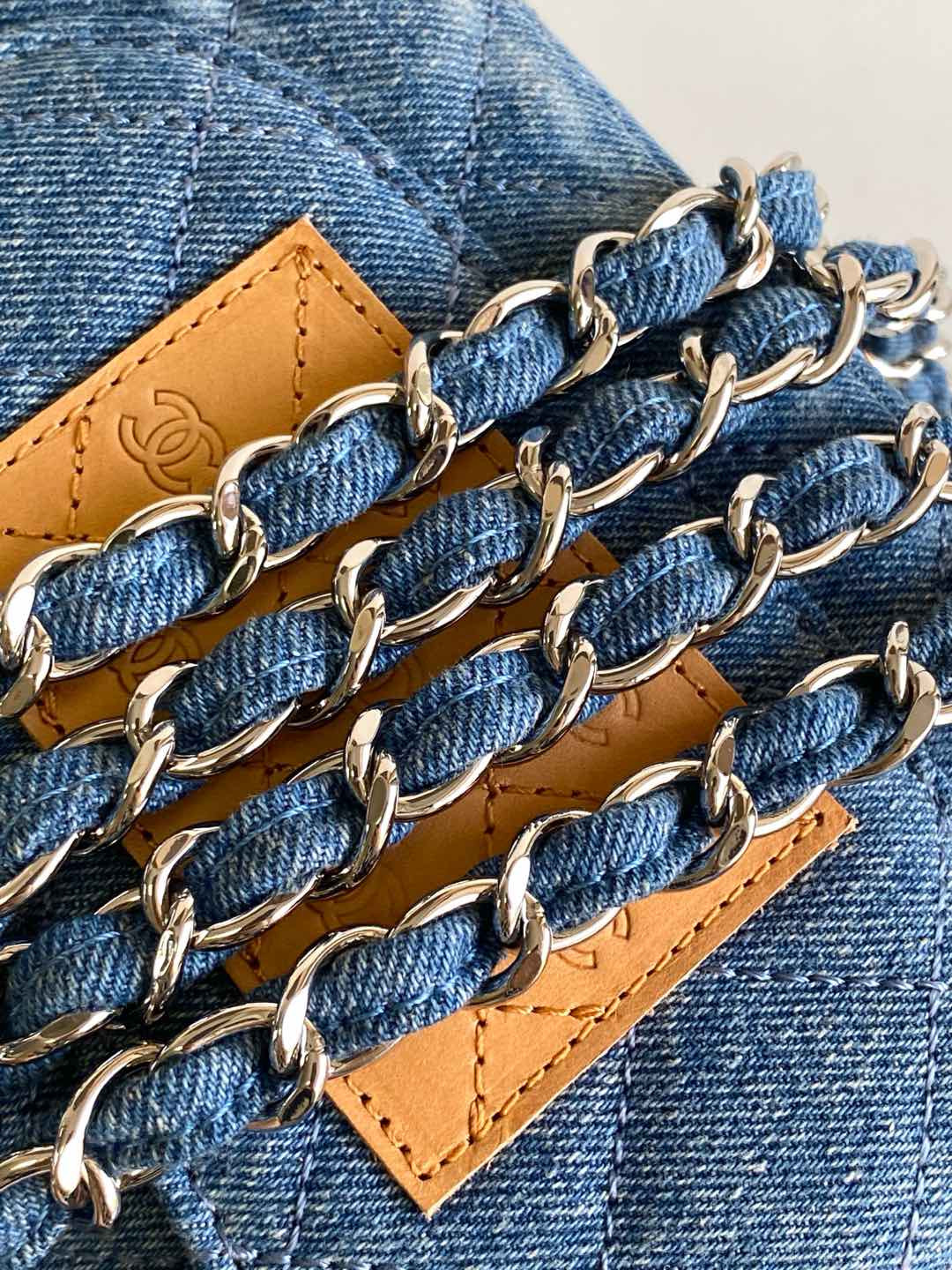 Ch*el Mini CF vintage 20cm