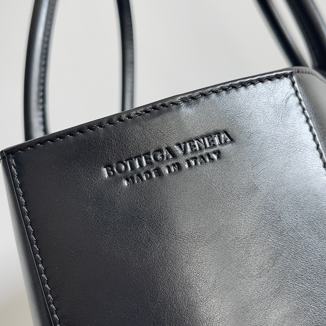 Bo*te*ga Ve*ne*ta Large Arco Tote 46x34x11cm