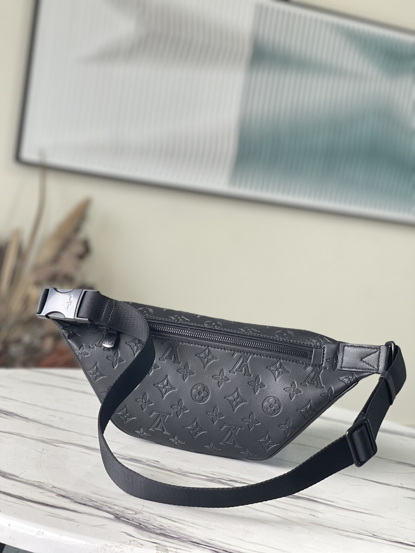 LV DISCOVERY BUMBAG PM M46036 44×15×9cm