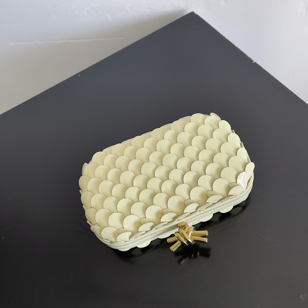 Bo*te*ga Ve*ne*ta knot 717622 20.5x6x12.5cm