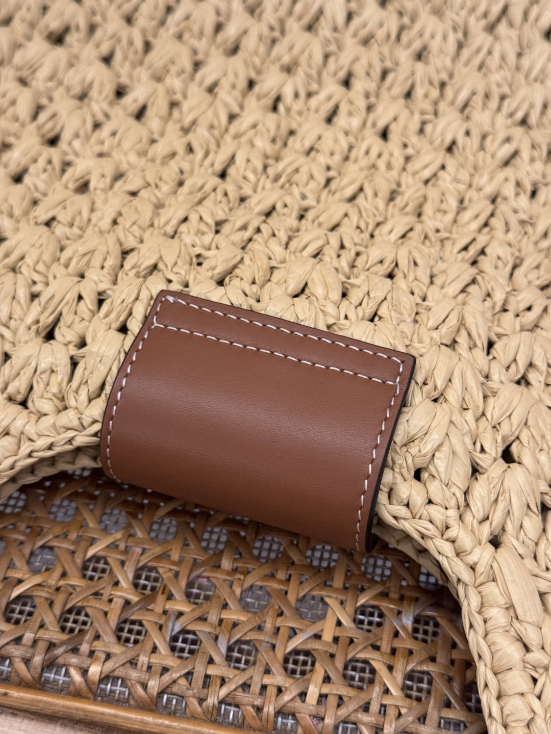 Ce**e CABAS TRIANGLE IN RAFFIA AND CALFSKIN 45 x 23 x 6cm