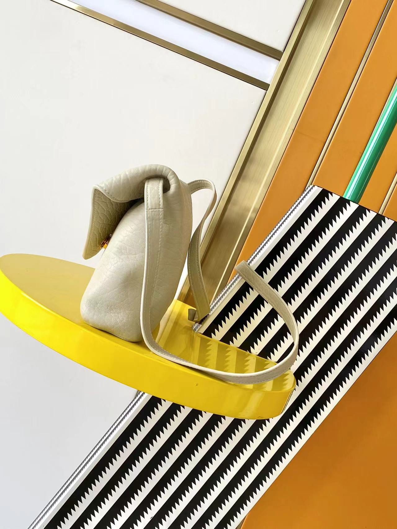 Y*L Cassandra envelope messenger in lambskin 23x16.5x6CM