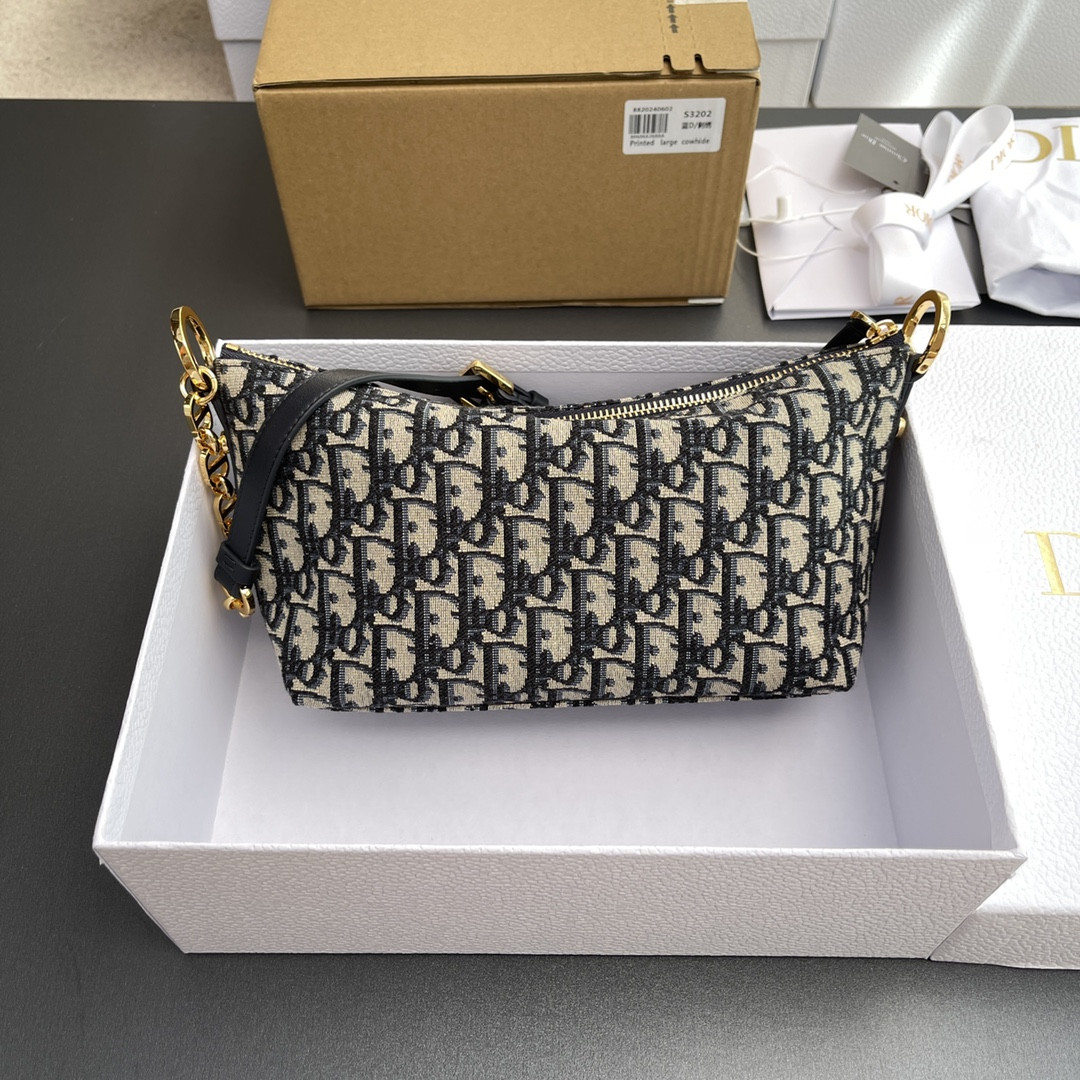 D*0r D*0rstar hobo bag 22 x 14.5 x 10 cm