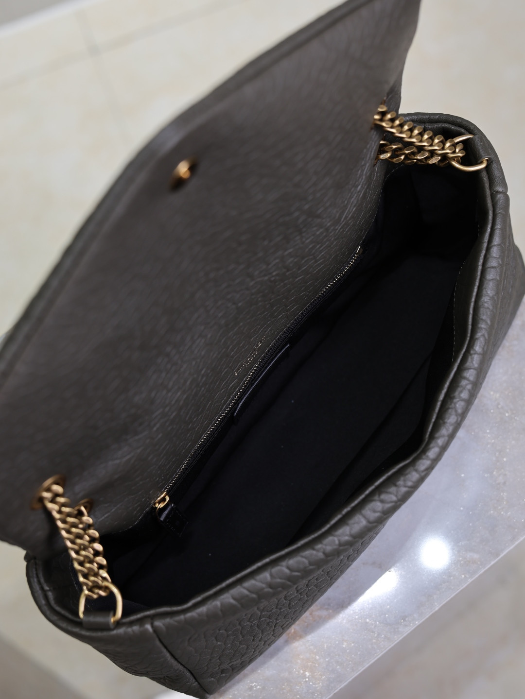 Y*L CALYPSO medium in grained lambskin 800916 30x15x7.5cm