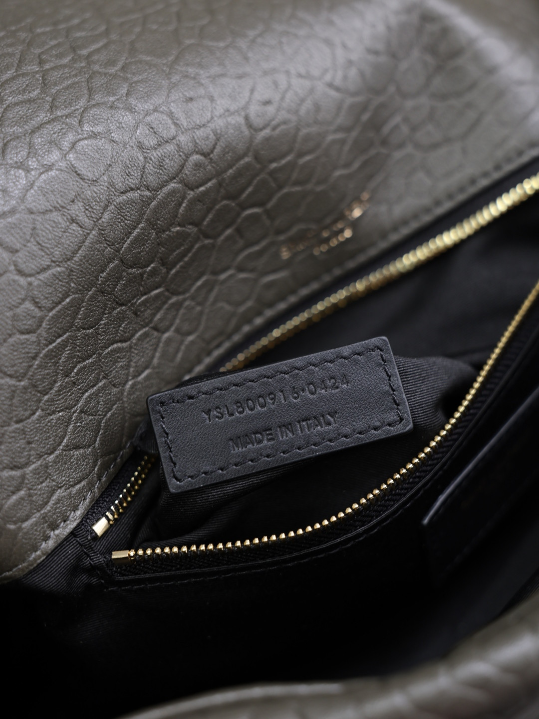 Y*L CALYPSO medium in grained lambskin 800916 30x15x7.5cm