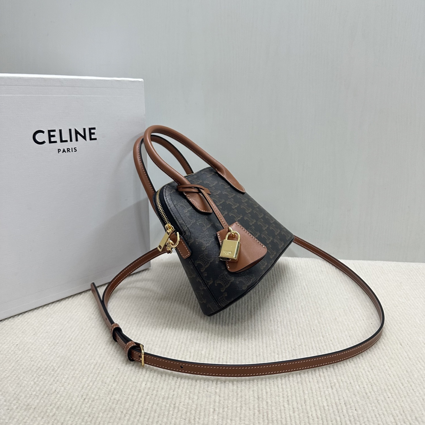 Ce**e TEEN HONORINE BAG IN Triomphe Canvas and Calfskin 22.5x17x10cm