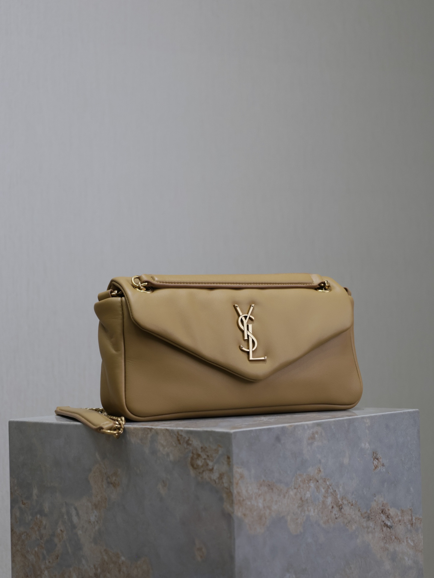 Y*L CALYPSO small in plunged lambskin 26x14x7cm