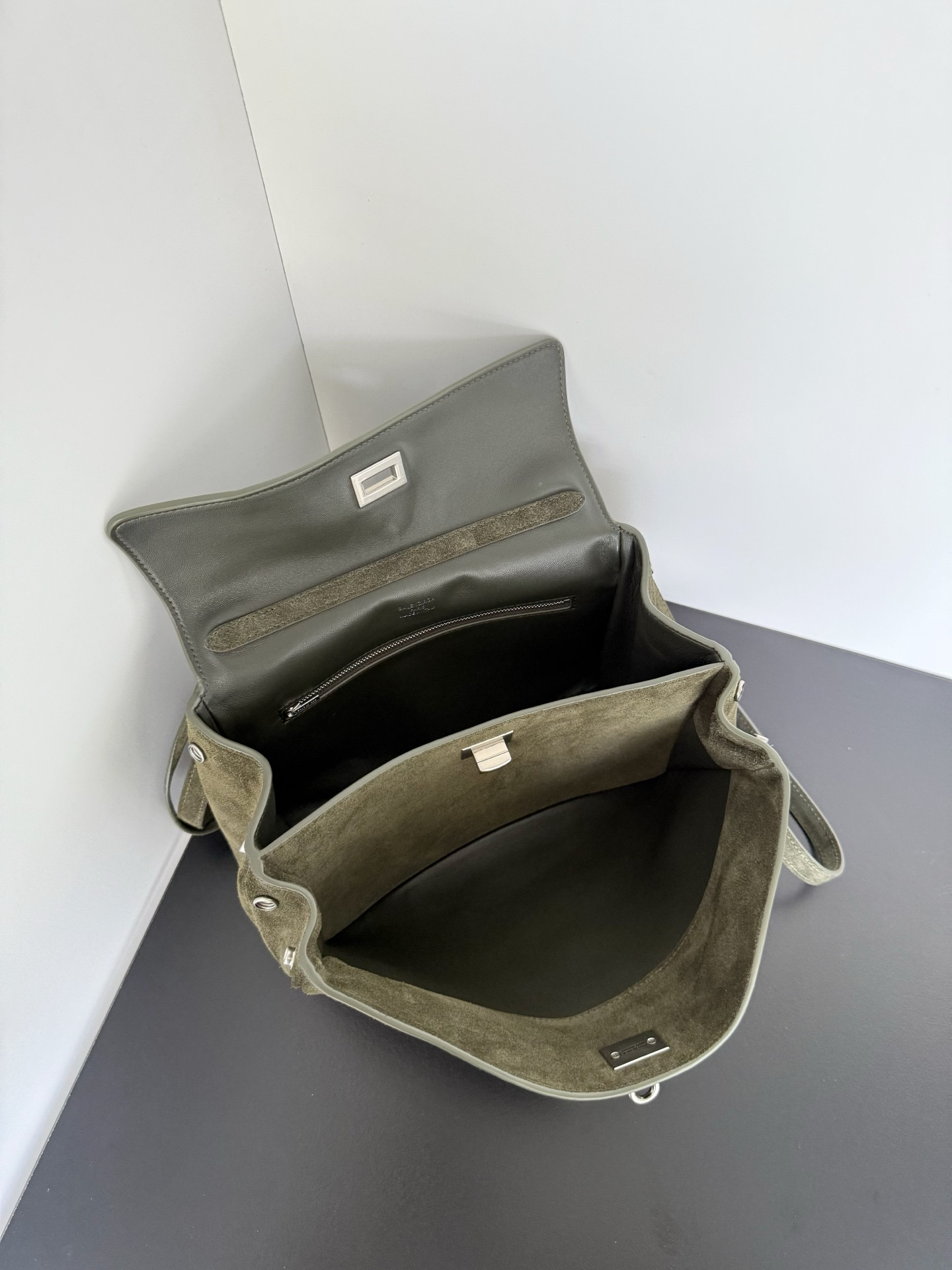 Ba*len*cia*ga Rodeo Small 28.9x20x9.9cm