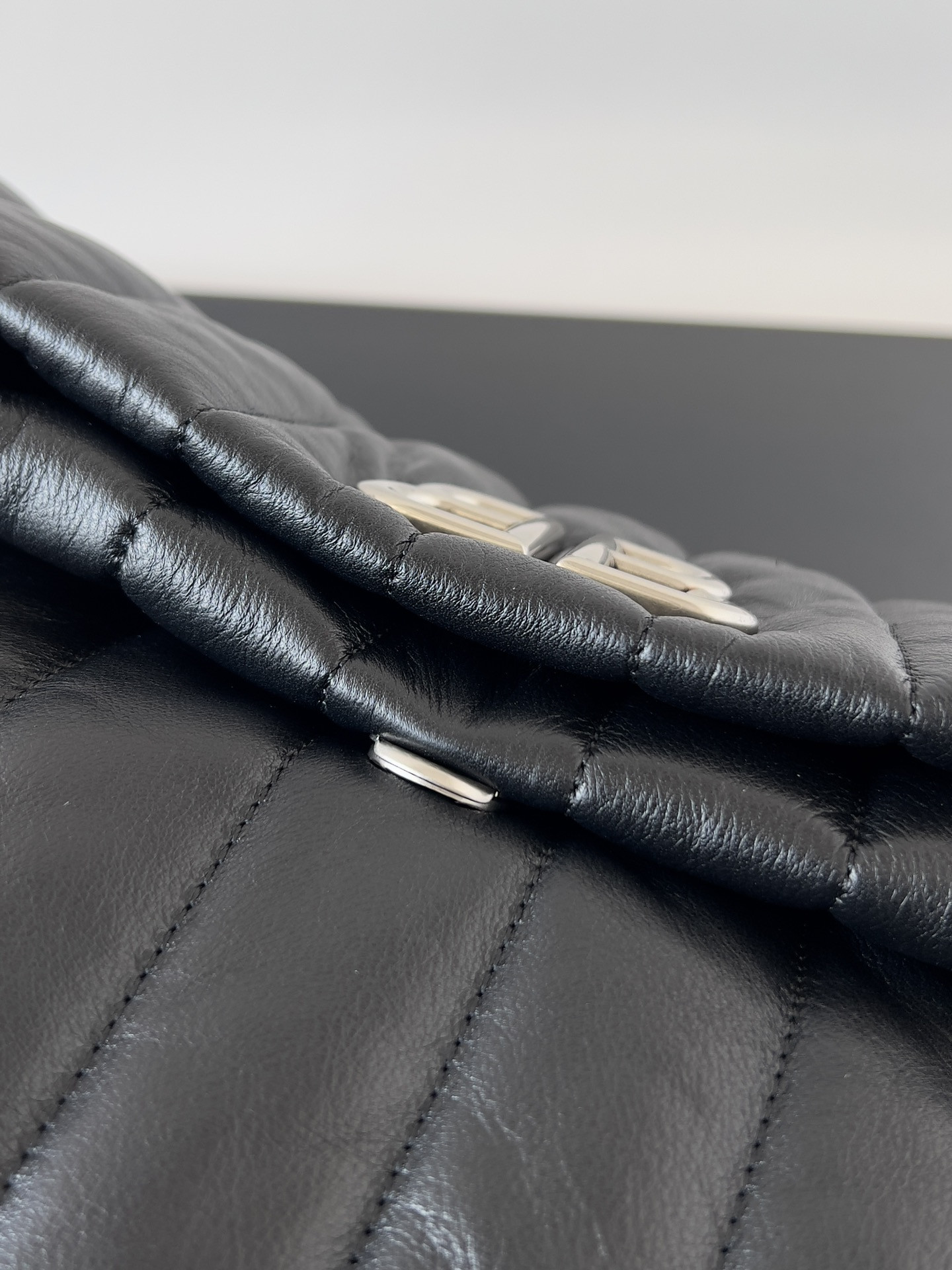 Ba*len*cia*ga Monaco Chain Bag Medium 32.5x22x9.9cm