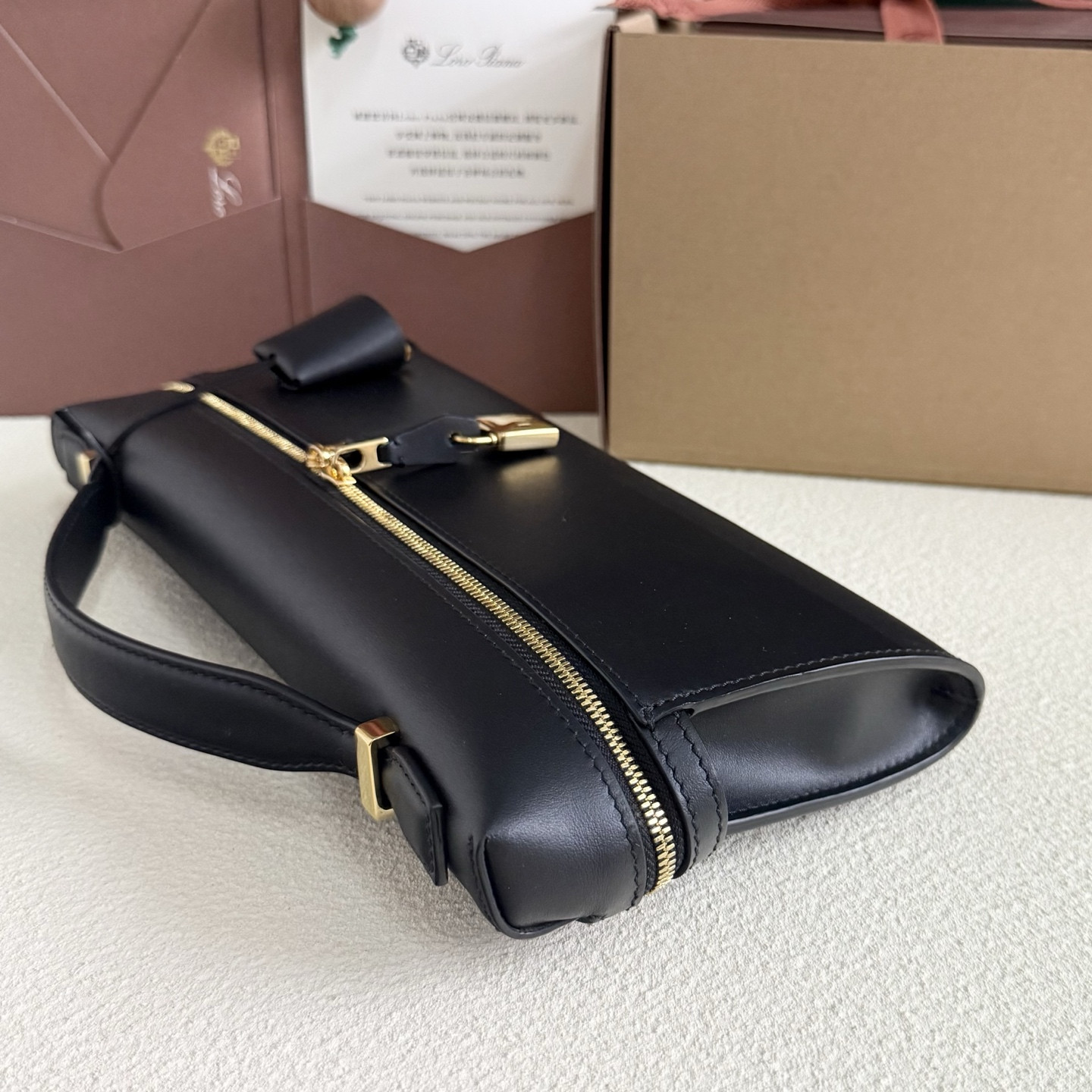 L**o p*ana Extra Clutch L29 29x14x3cm