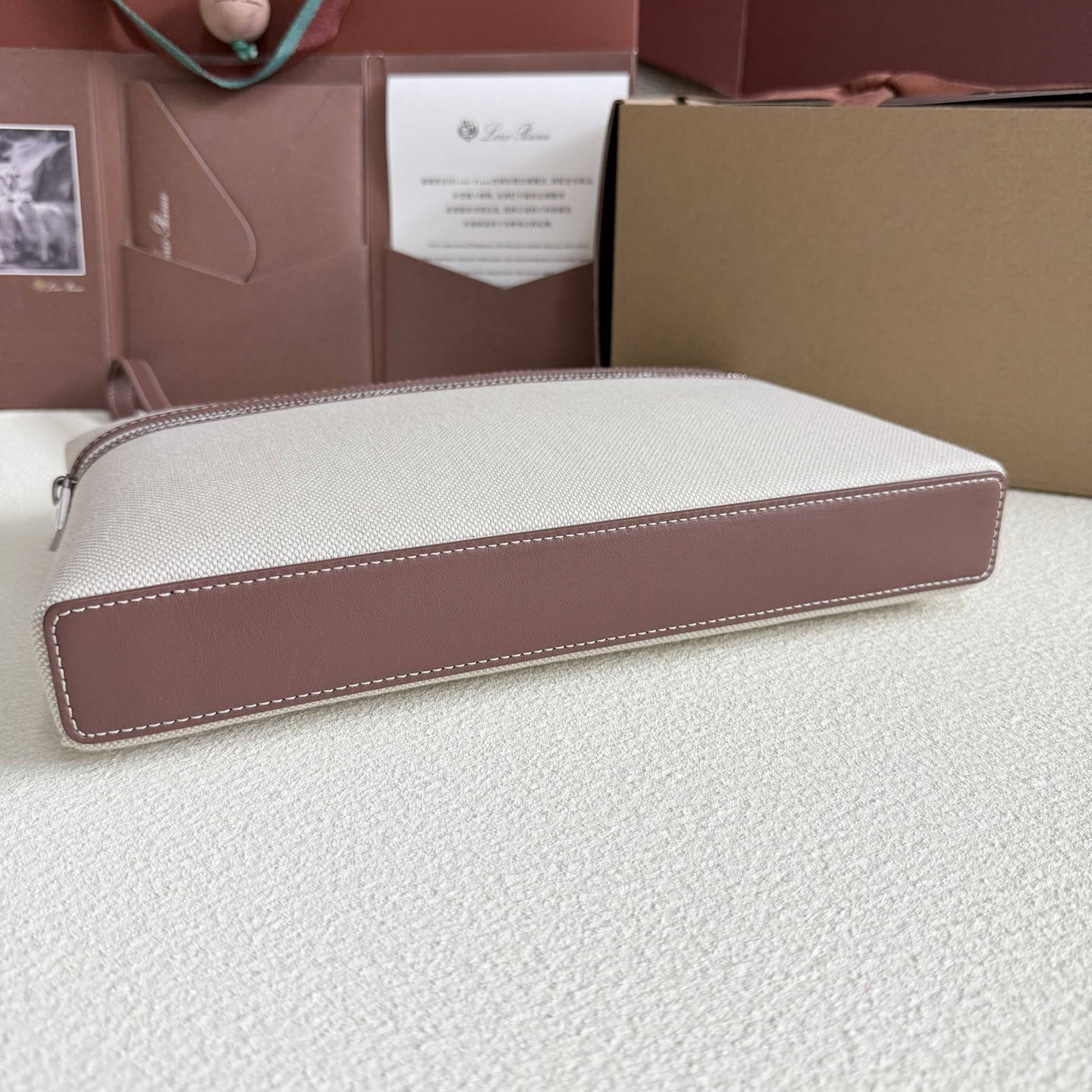 L**o p*ana Extra pouch L29 29x18x5cm