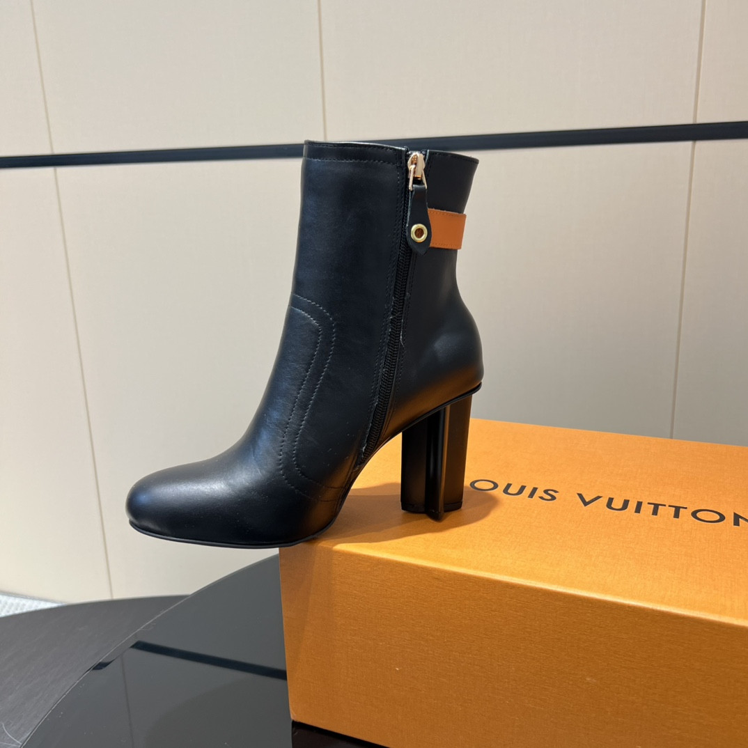 UA LV Silhouette Ankle Boot 9.5cm Heel