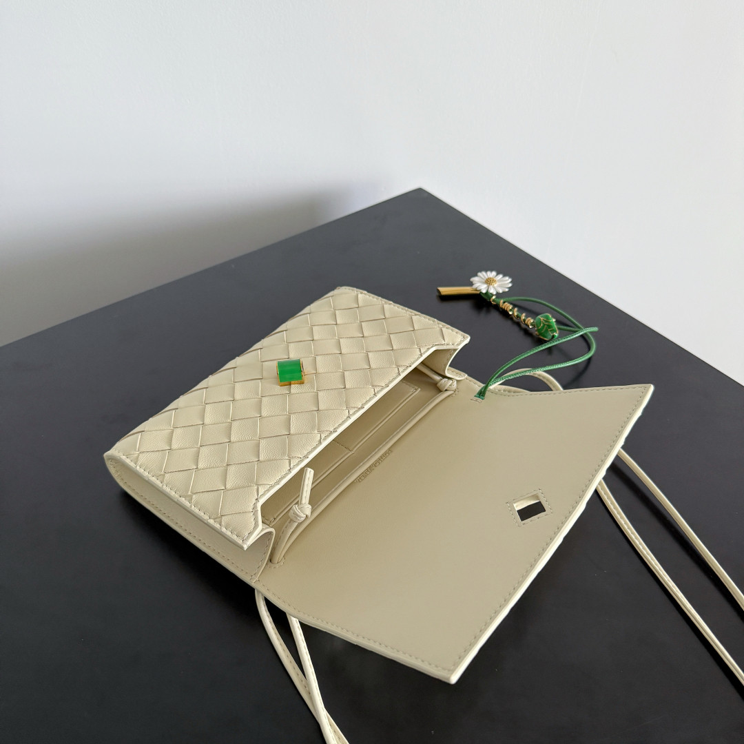 bo*te*ga Ve*ne*ta andiamo daisy pouch 12.6x19x2cm